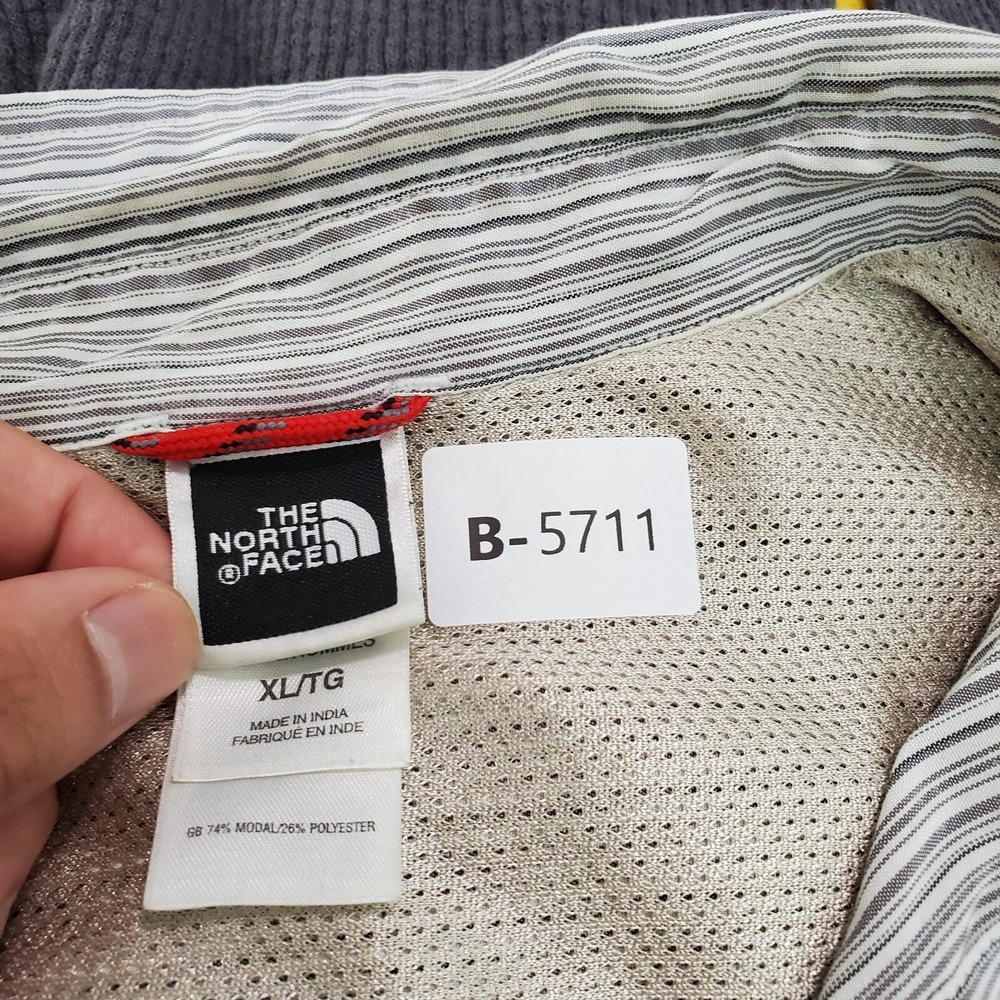The North Face Men Button Up Shirt XL Gray Striped Mesh Zip Pocket Hiking Collar - Picture 2 of 9
